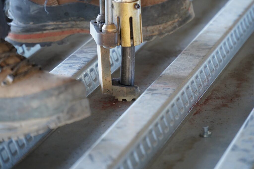 Stud Welding Applications: Construction, Shipbuilding, Fabrication